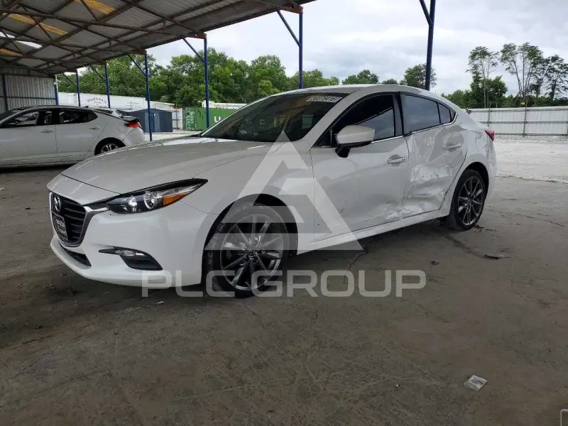 2018 Mazda 3 photo