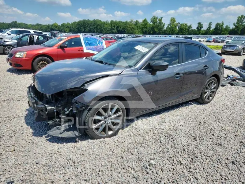 2018 Mazda 3 photo