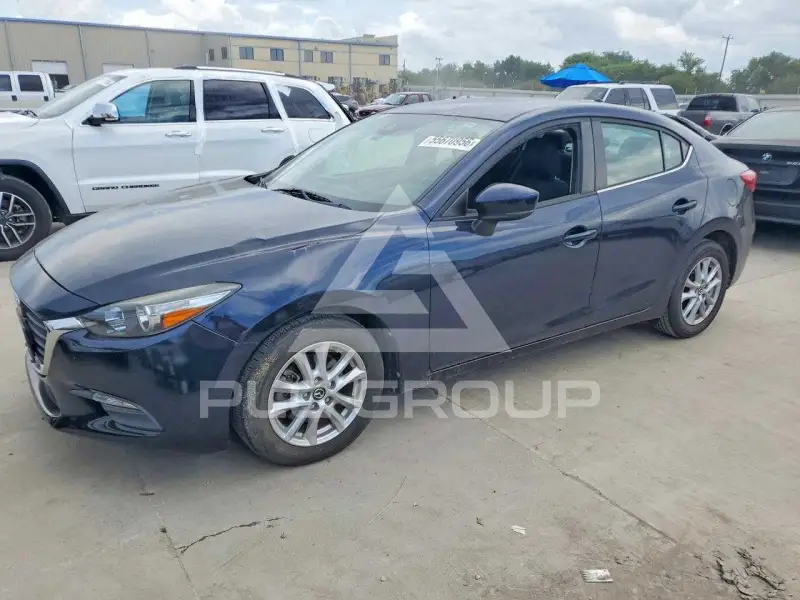 2018 Mazda 3 photo