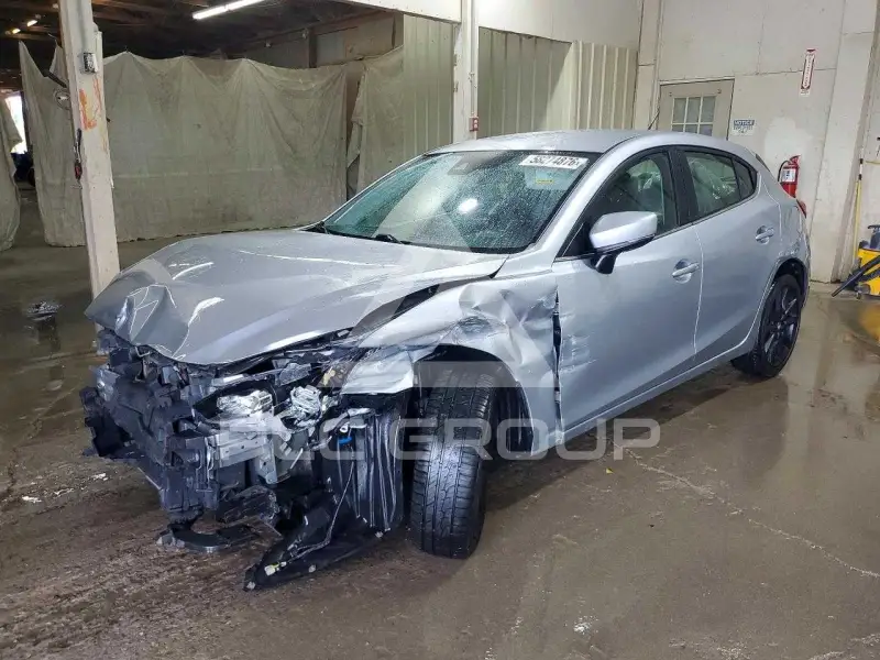 2018 Mazda 3 photo