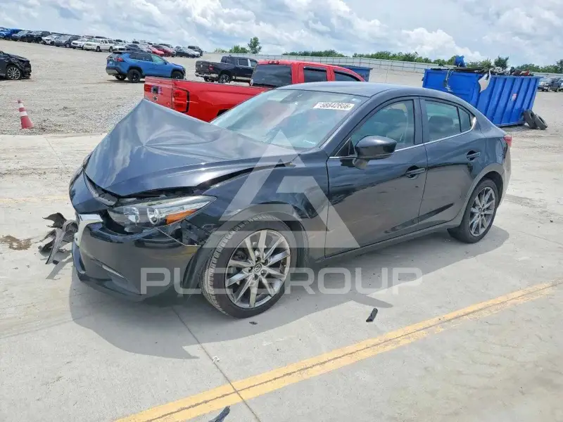 2018 Mazda 3 photo