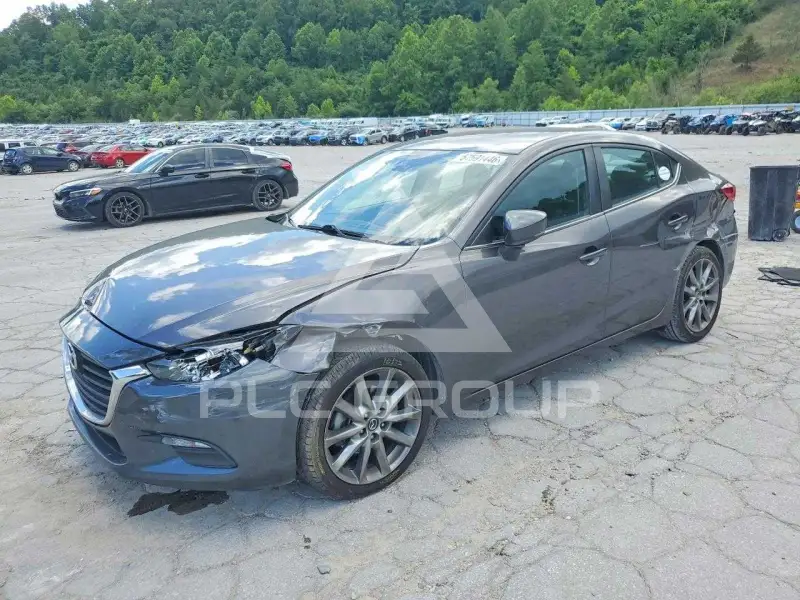 2018 Mazda 3 photo