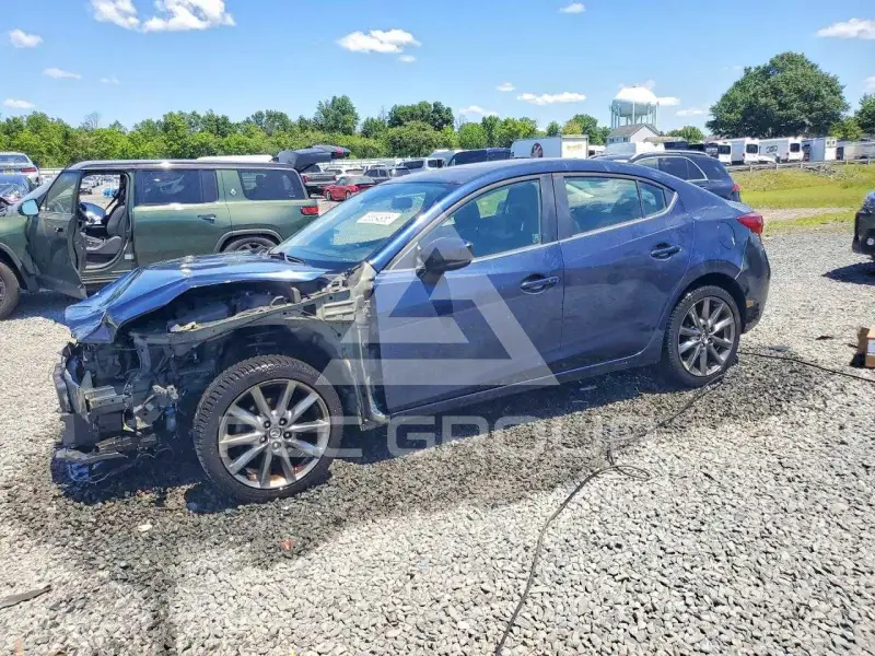 2018 Mazda 3 фото