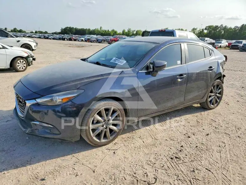 2018 Mazda 3 фото