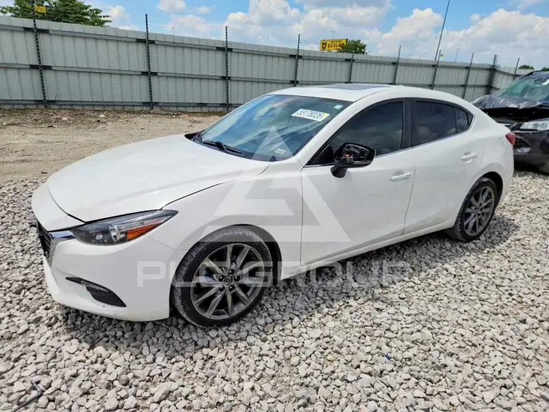 2018 Mazda 3 photo