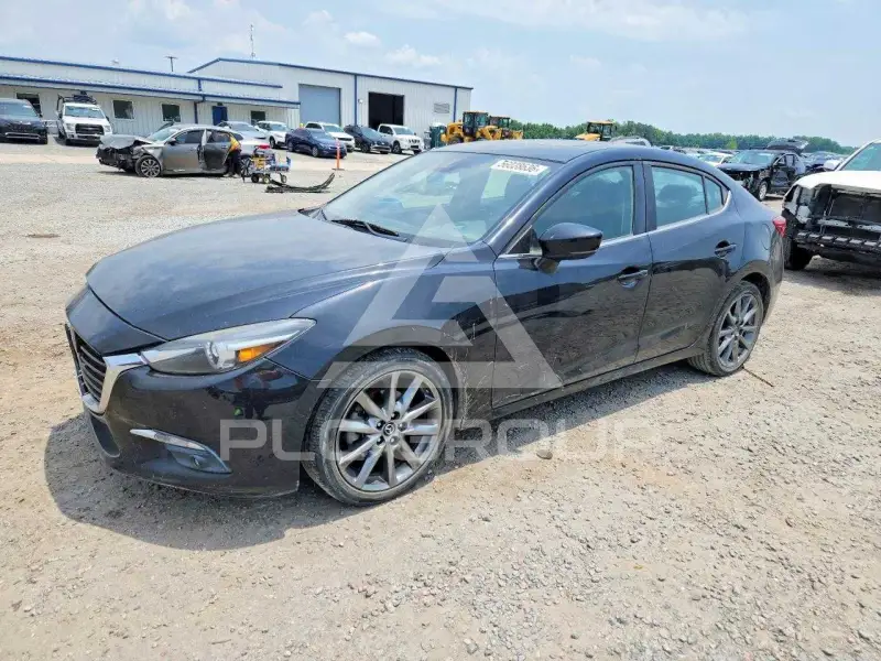2018 Mazda 3 photo