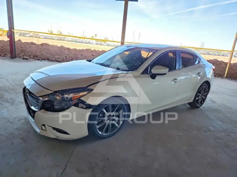 2018 Mazda 3 photo