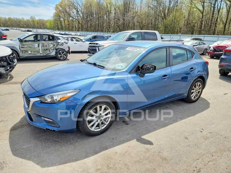 2018 Mazda 3 photo