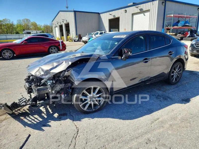 2018 Mazda 3 фото