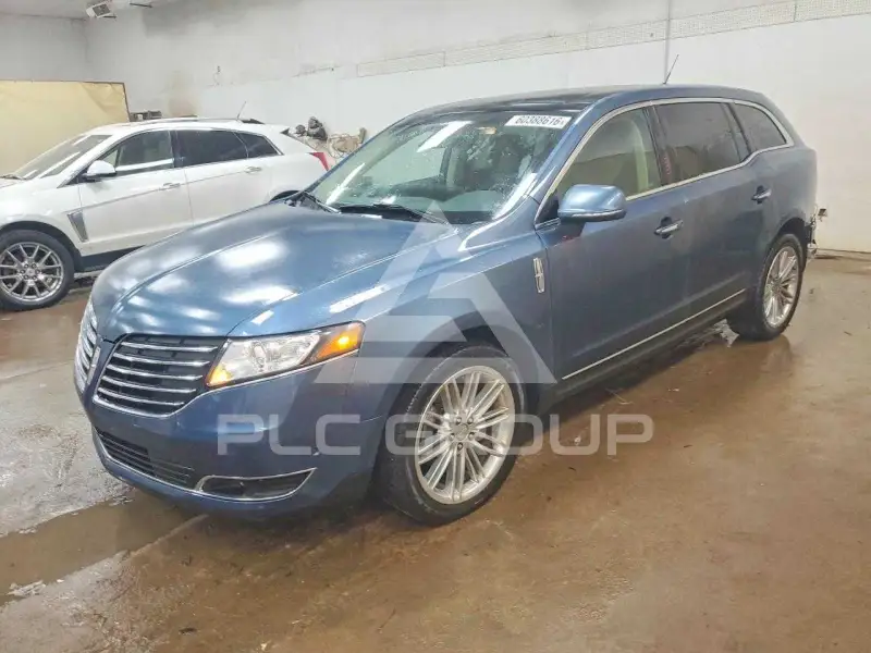 2018 Lincoln MKT photo