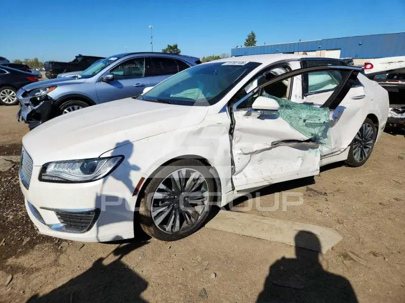 2018 Lincoln MKZ photo