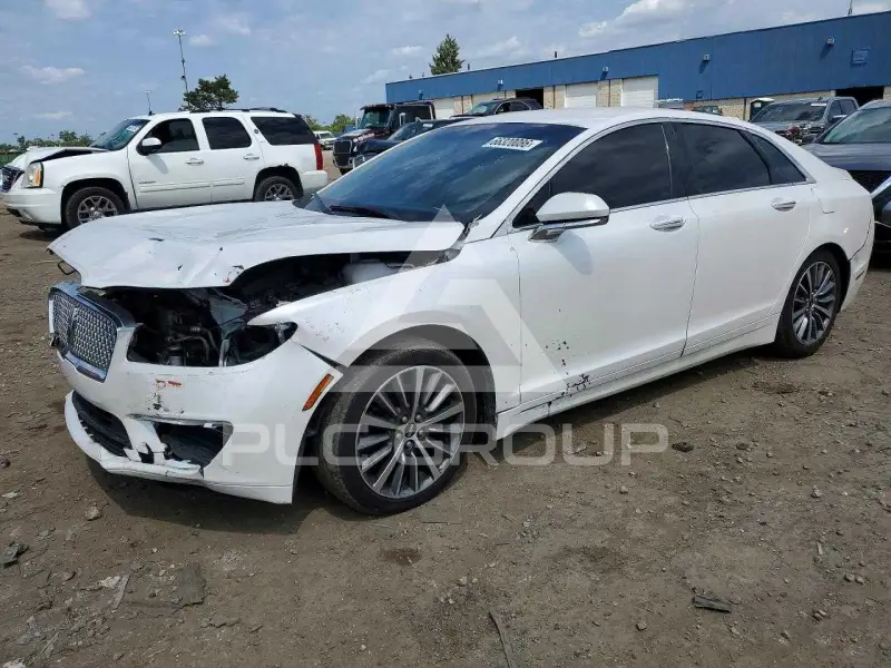 2018 Lincoln MKZ photo