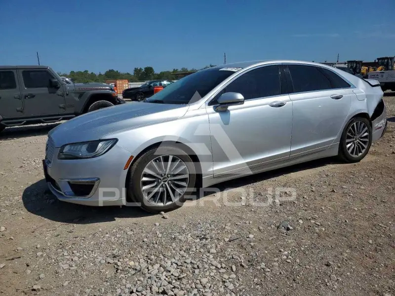 2018 Lincoln MKZ photo