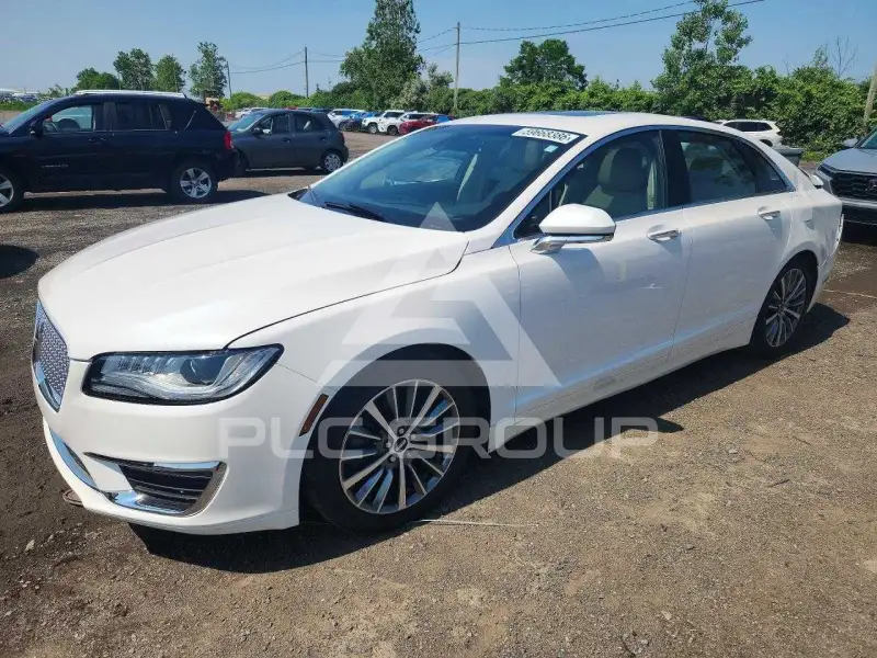 2018 Lincoln MKZ photo