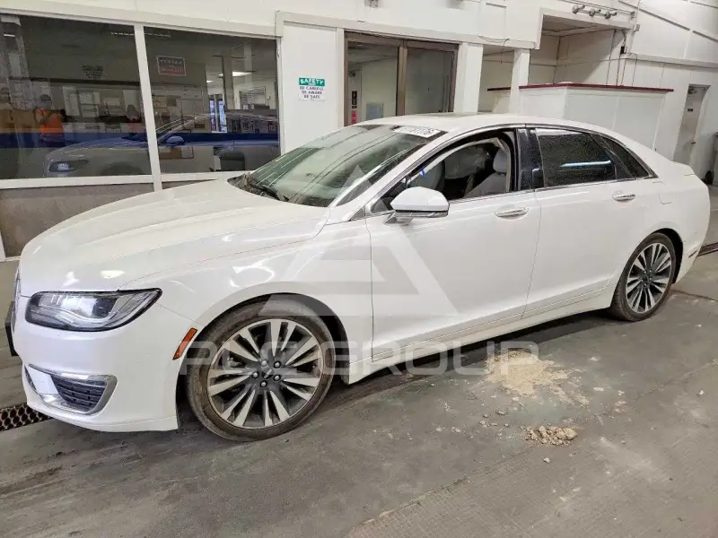 2018 Lincoln MKZ photo