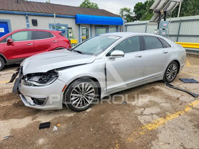2018 Lincoln MKZ photo