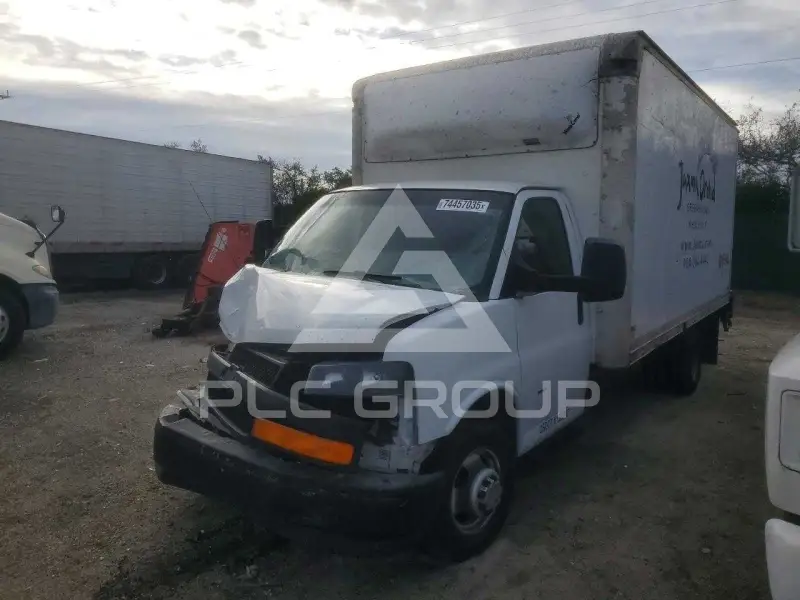 2018 Chevrolet Express photo