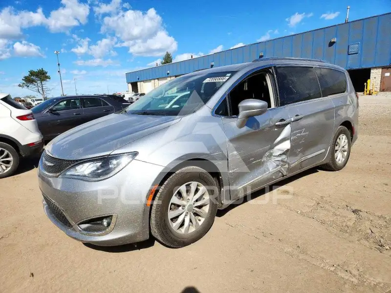 2018 Chrysler PACIFICA photo