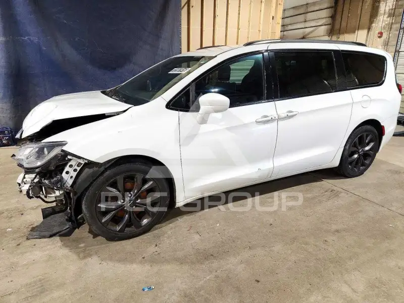 2018 Chrysler PACIFICA photo