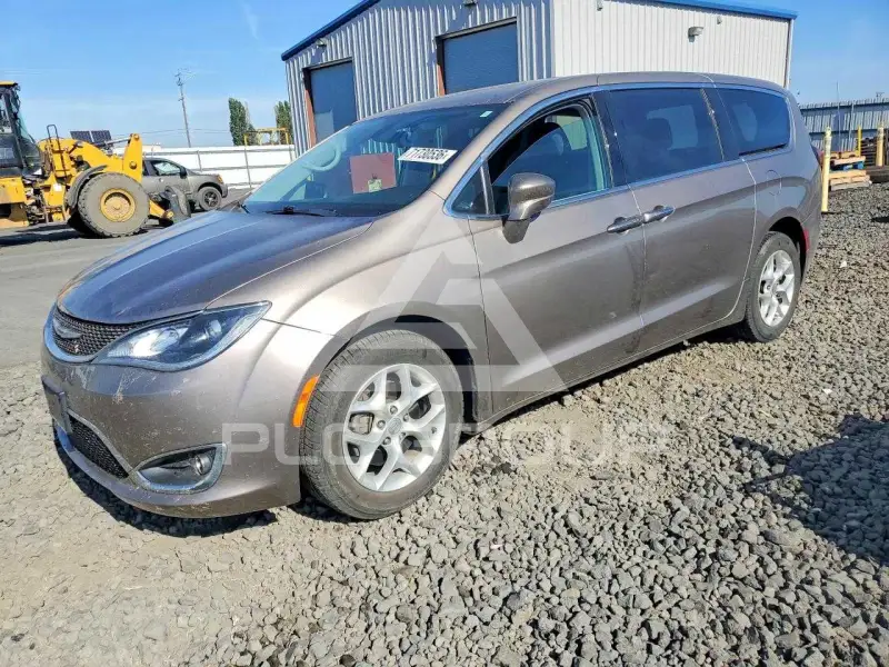2018 Chrysler PACIFICA photo