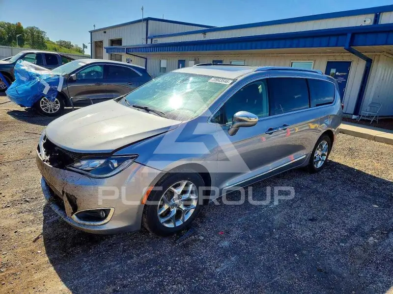 2018 Chrysler PACIFICA photo