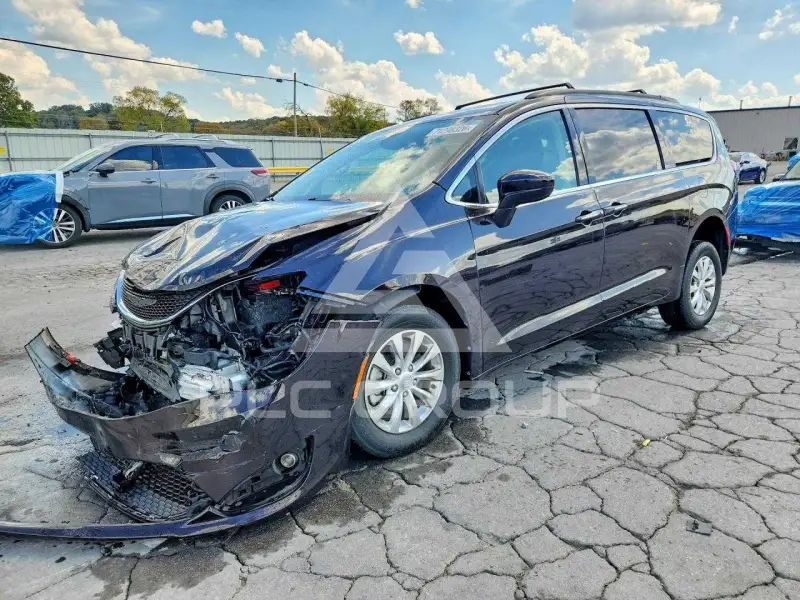 2018 Chrysler PACIFICA photo