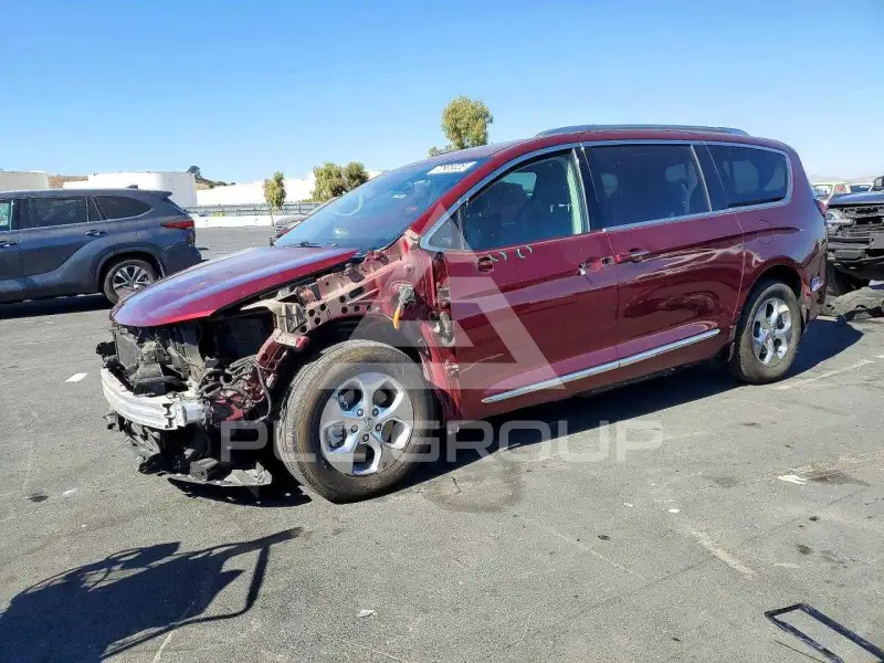 2018 Chrysler PACIFICA photo