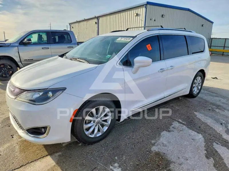 2018 Chrysler PACIFICA photo