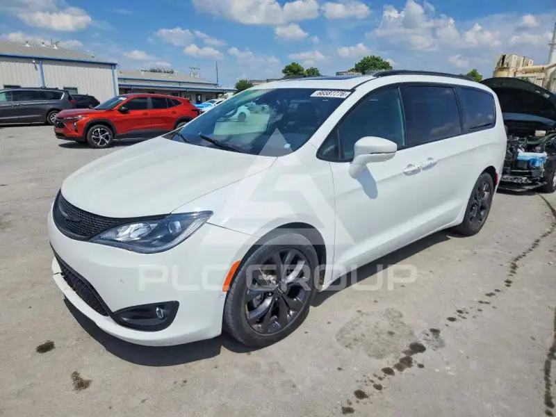 2018 Chrysler PACIFICA photo