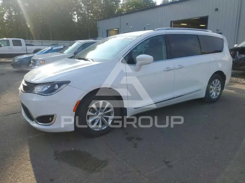 2018 Chrysler PACIFICA photo