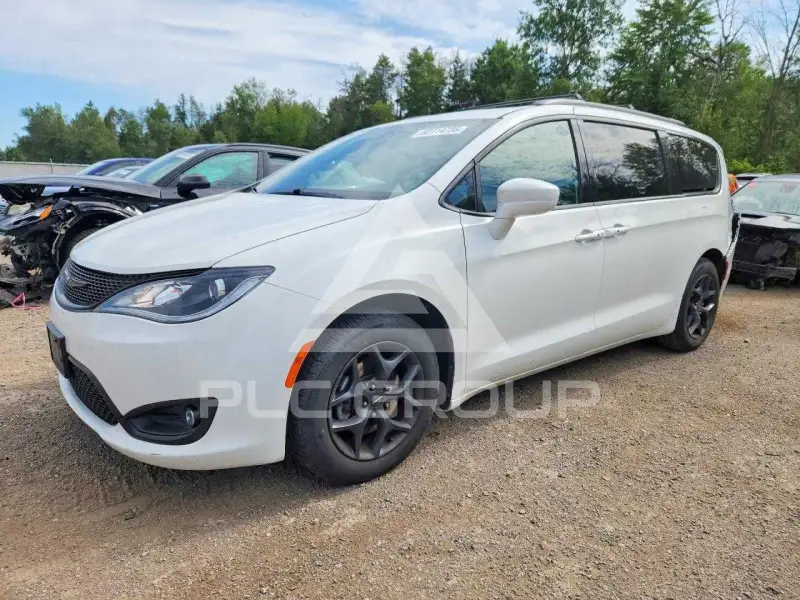 2018 Chrysler PACIFICA photo