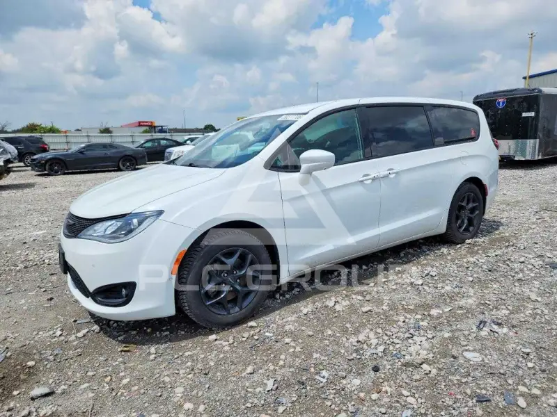 2018 Chrysler PACIFICA photo