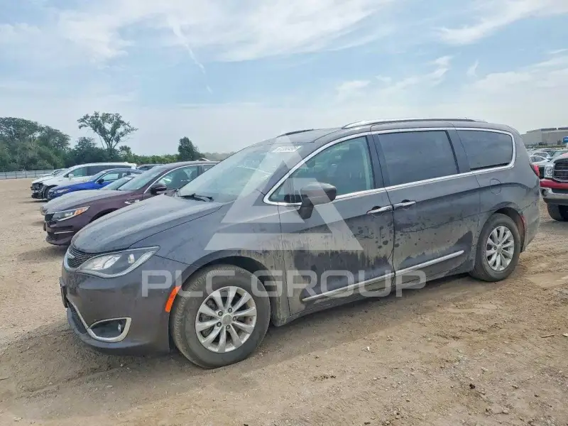 2018 Chrysler PACIFICA photo