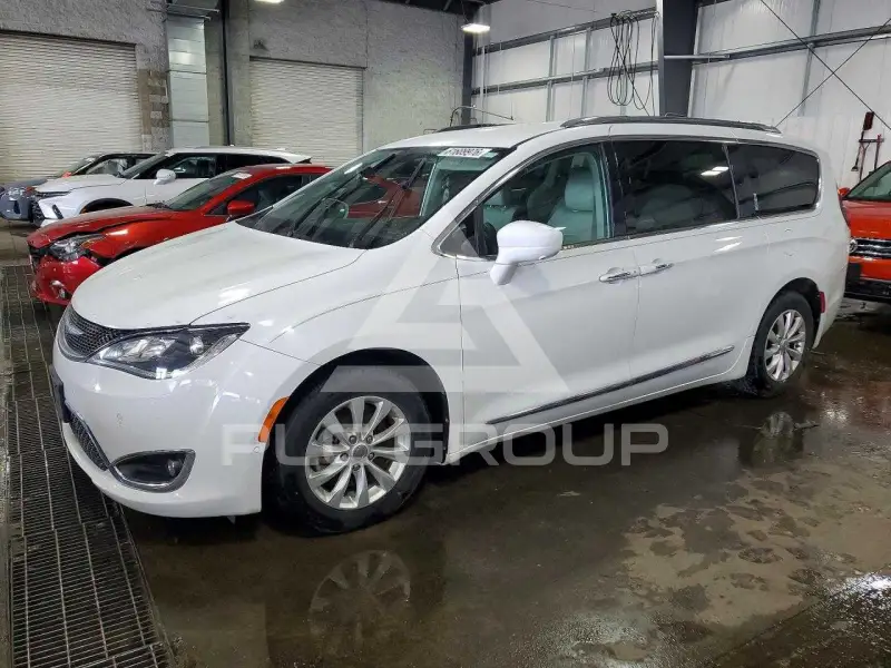 2018 Chrysler PACIFICA photo
