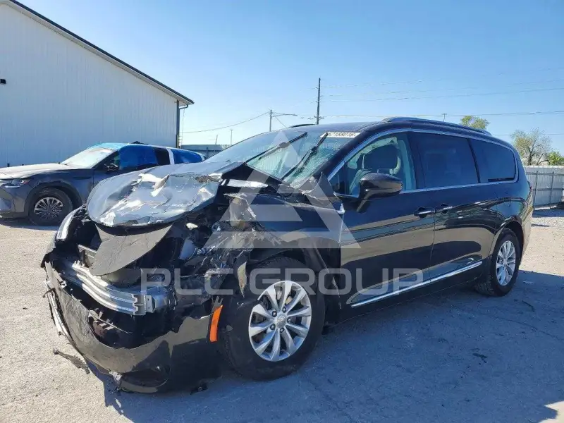 2018 Chrysler PACIFICA фото
