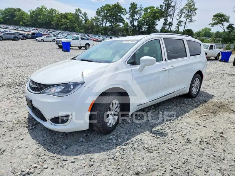 2018 Chrysler PACIFICA photo