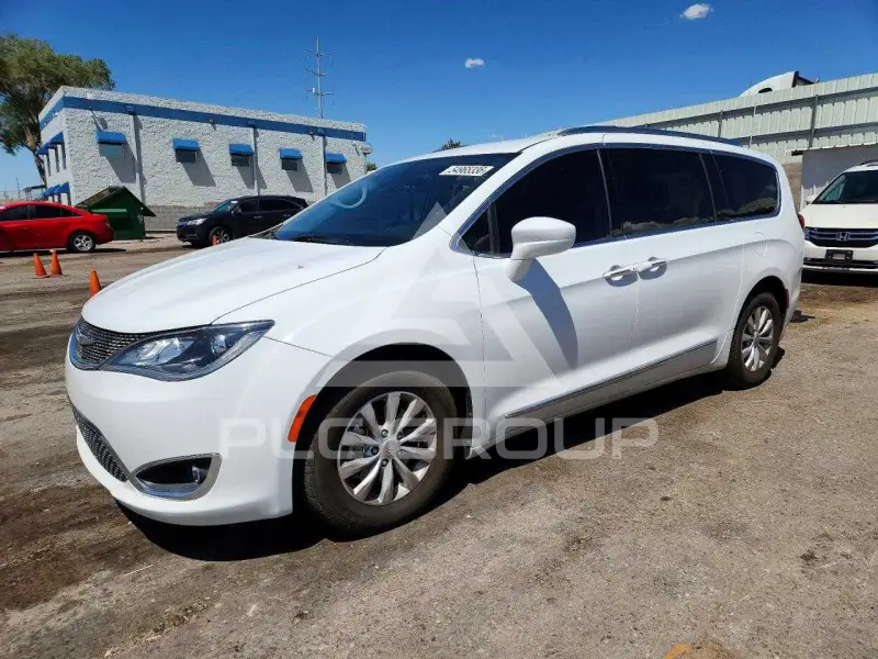 2018 Chrysler PACIFICA photo