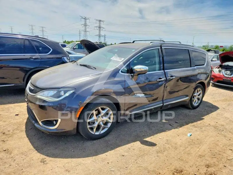 2018 Chrysler PACIFICA photo