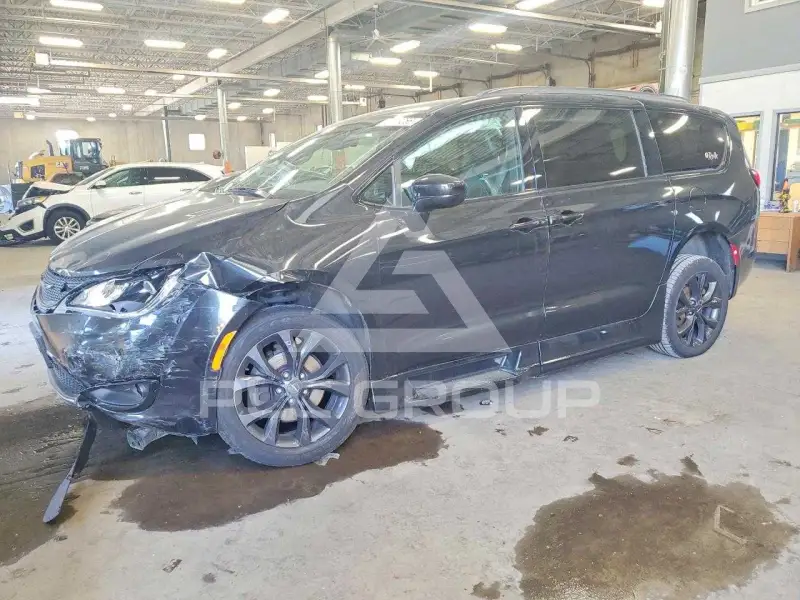 2018 Chrysler PACIFICA photo