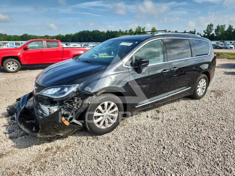 2018 Chrysler PACIFICA photo
