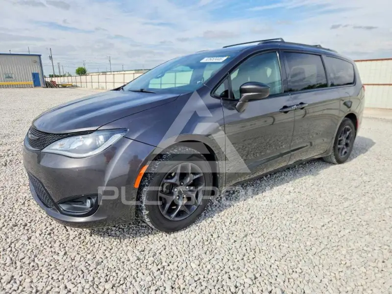 2018 Chrysler PACIFICA photo