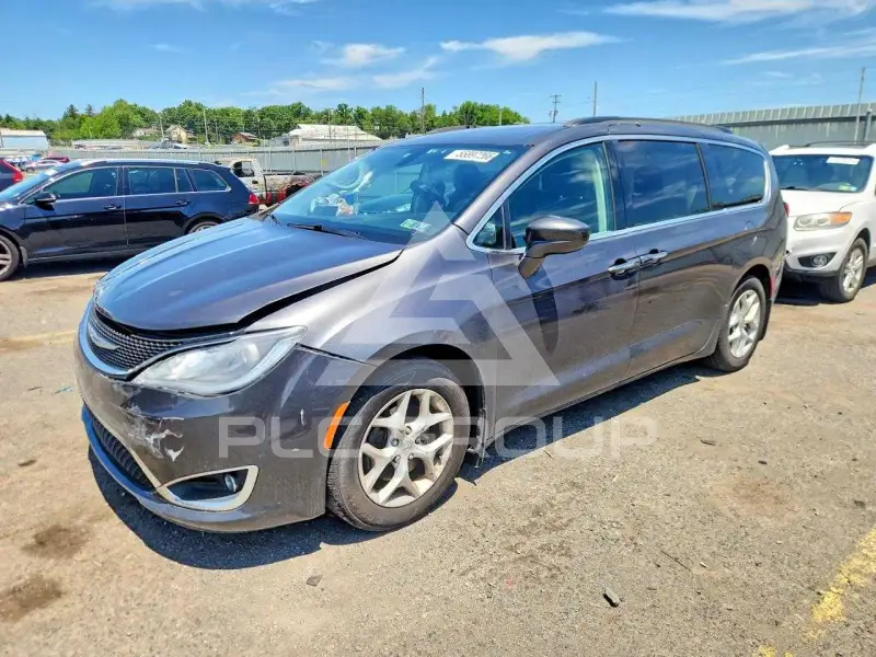 2018 Chrysler PACIFICA photo