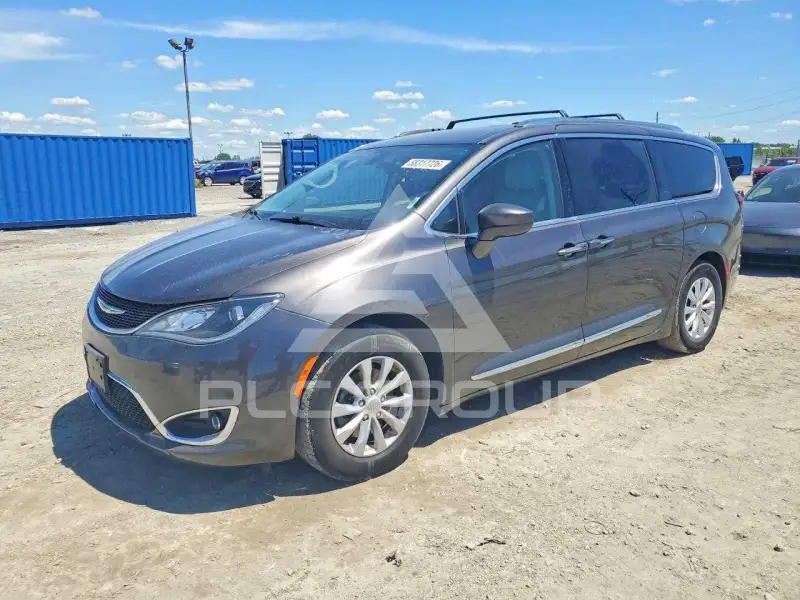 2018 Chrysler PACIFICA photo