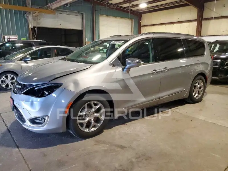 2018 Chrysler PACIFICA photo