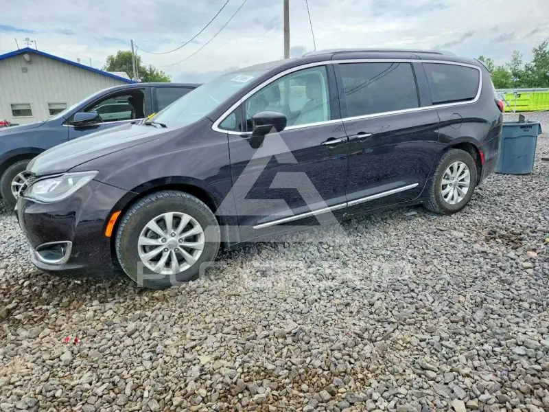 2018 Chrysler PACIFICA photo