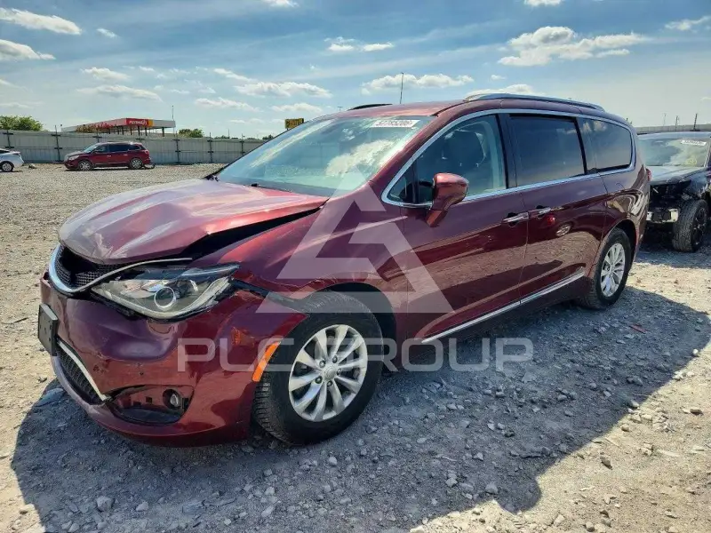 2018 Chrysler PACIFICA photo