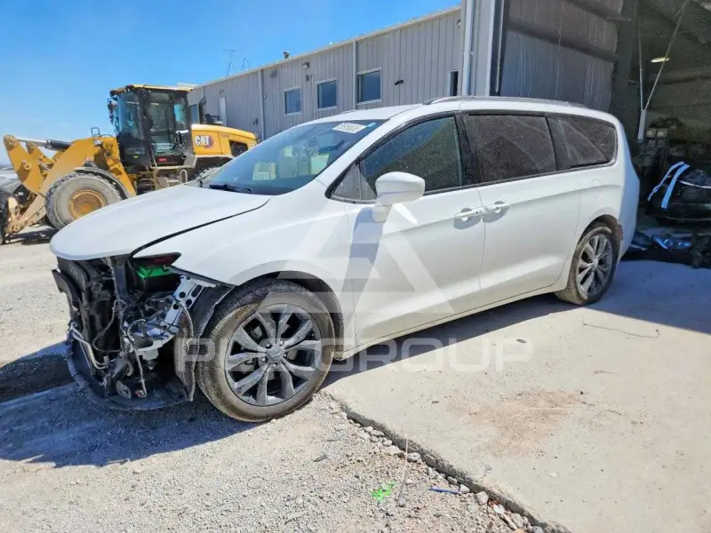 2018 Chrysler PACIFICA photo