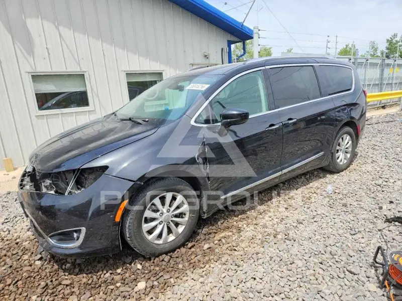 2018 Chrysler PACIFICA photo