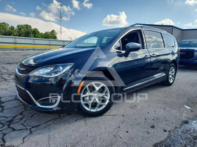 2018 Chrysler PACIFICA photo
