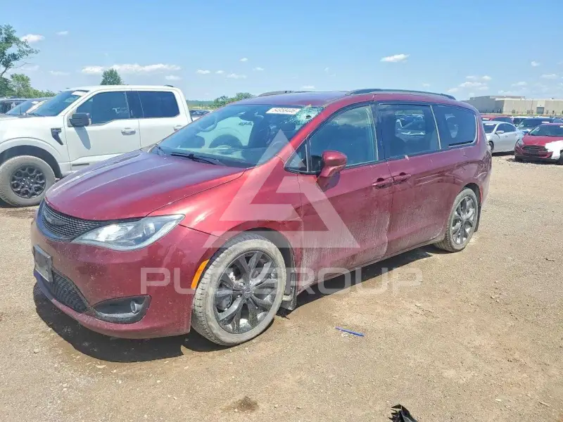 2018 Chrysler PACIFICA photo